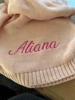 Personalisierte Baby-Wolldecke mit Namen – Kuschelweich & liebevoll bestickt